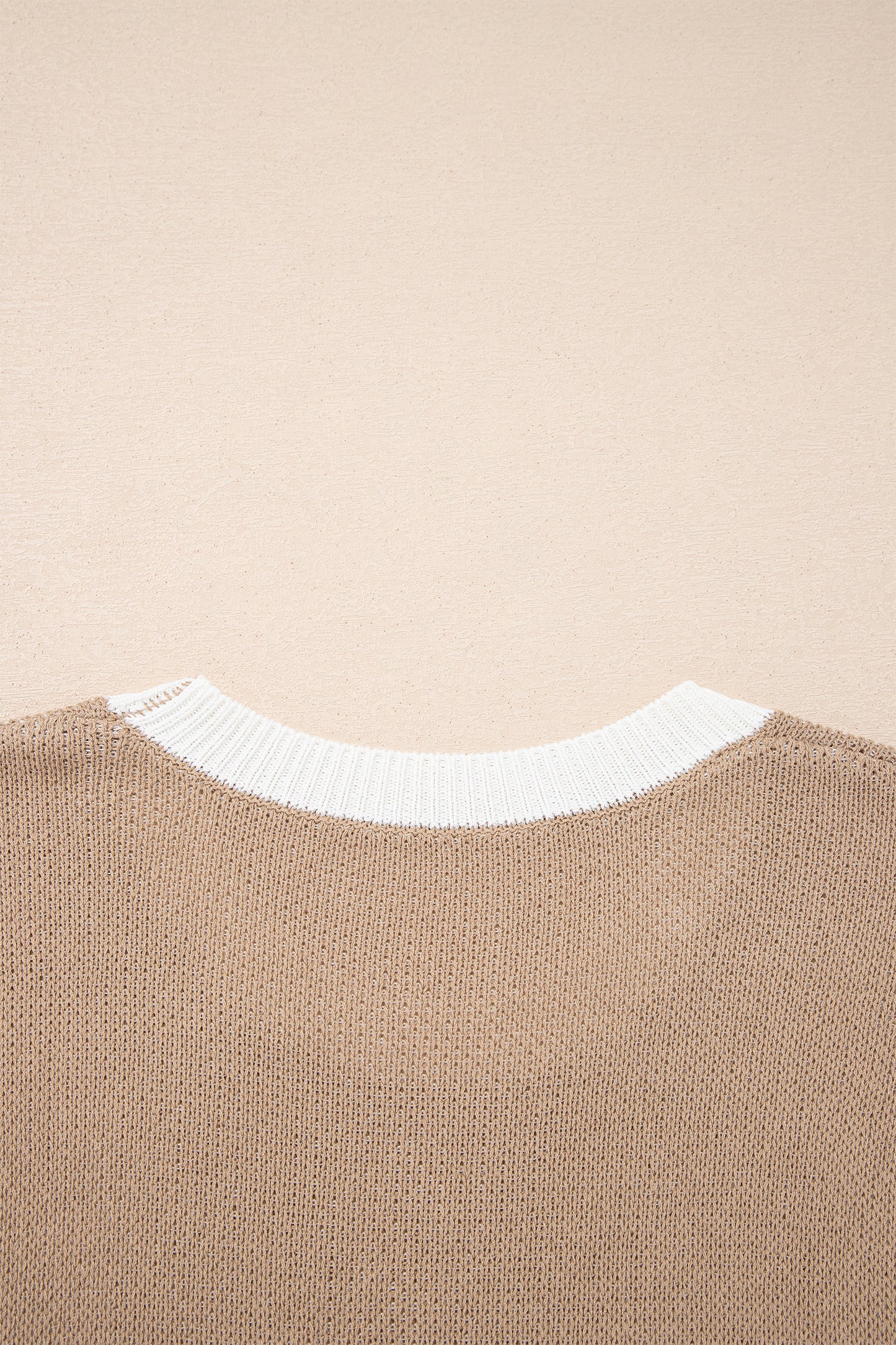Goat Horse Shoe Pattern Contrast Trim Short Sleeve Sweater