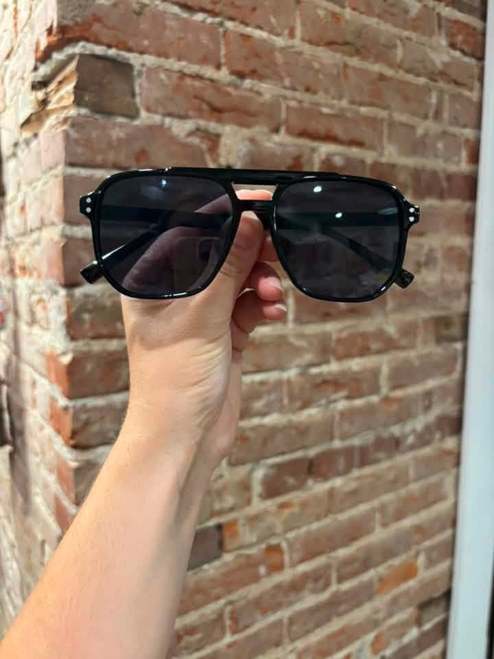 Black Sunnies