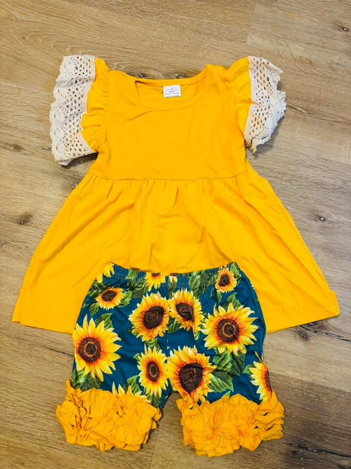 On Hand Sunflower Lace Set