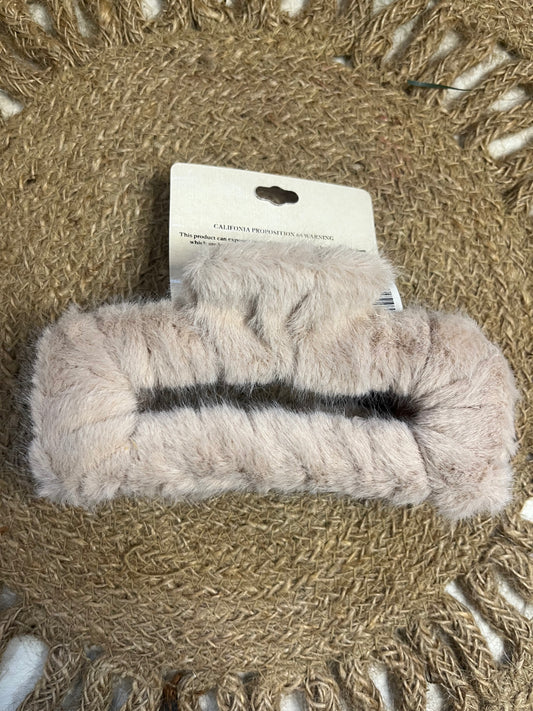 BeigeFurry Claw Clip